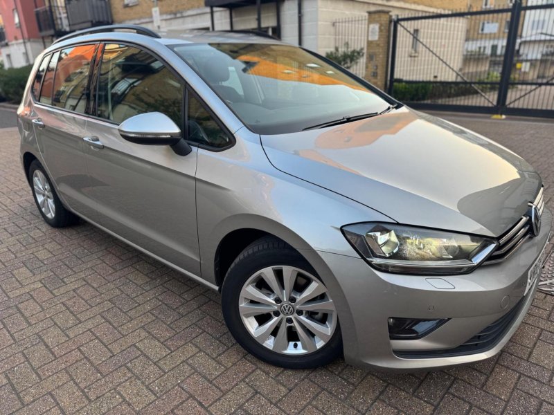 VOLKSWAGEN GOLF SV